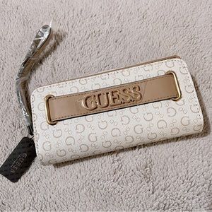 NEW! Guess Multi Organizer Wristlet Wallet